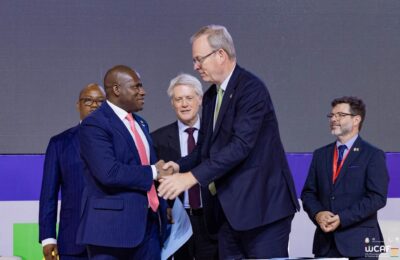Coopération bilatérale : le Royaume-Uni porte son enveloppe d&rsquo;investissement à 2,7 milliards de livres sterling en Guinée