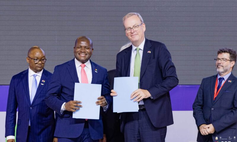 Coopération économique : signature de neuf accords majeurs en marge du forum UK-Afrique francophone à Conakry