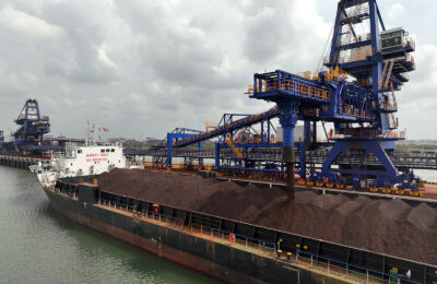 Fer : plus de 1,1 million de tonnes d&rsquo;hématite exportées par la Guinée depuis le port de Morebaya