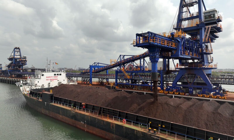 Fer : plus de 1,1 million de tonnes d&rsquo;hématite exportées par la Guinée depuis le port de Morebaya